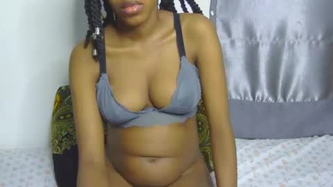 Snapshot of foxypennyy chatting on 28, 9, 2025 foxypennyy online show from 28, 9, 2025