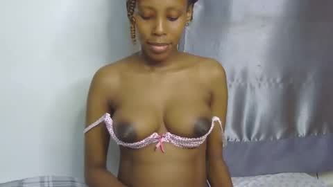 Snapshot of foxypennyy chatting on 28, 10, 2025 foxypennyy online show from 28, 10, 2025