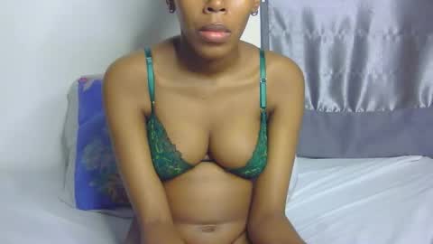 Snapshot of foxypennyy chatting on 8, 11, 2025 foxypennyy online show from 8, 11, 2025