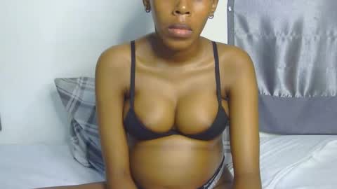 Snapshot of foxypennyy chatting on 16, 11, 2025 foxypennyy online show from 16, 11, 2025