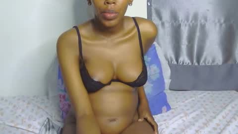 Snapshot of foxypennyy chatting on 18, 11, 2025 foxypennyy online show from 18, 11, 2025