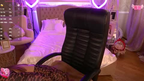 Snapshot of foxyshyyy chatting on 8, 3, 2025 Inna online show from 8, 3, 2025
