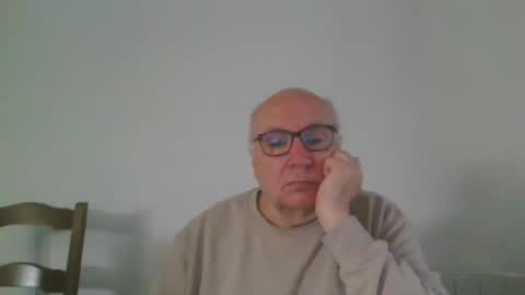 Snapshot of fra94 chatting on 1, 10, 2025 fra94 online show from 1, 10, 2025