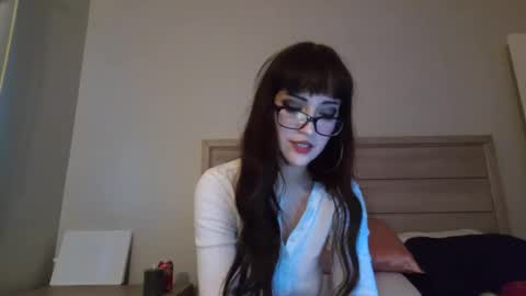 Snapshot of fragilemasochist chatting on 7, 1, 2026 Angel online show from 7, 1, 2026