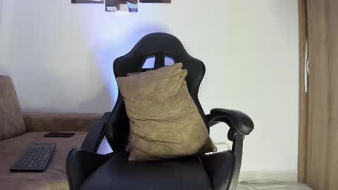 IM FRAIDER online show from 4, 5, 2026