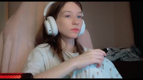 fran_bow online show from 2, 2, 2025