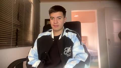 franccesco_699 online show from 5, 3, 2025