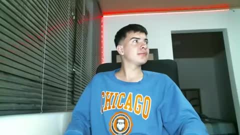 franccesco_699 online show from 6, 3, 2025