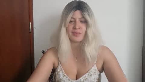 Snapshot of francescaasmith chatting on 27, 10, 2025 Francesca online show from 27, 10, 2025