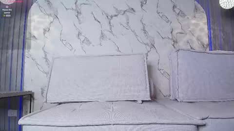 franchesca_de_luca online show from 1, 3, 2025