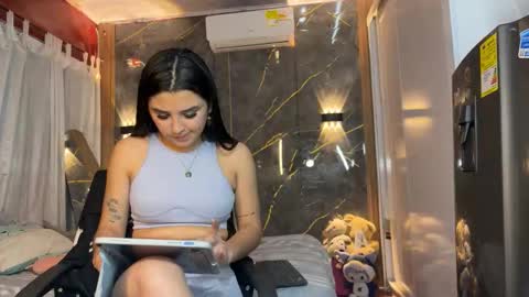 Snapshot of francheska_baby chatting on 18, 12, 2025 Dynamic roles online show from 18, 12, 2025