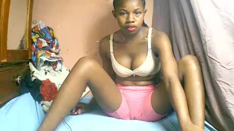 Snapshot of franciefrancie chatting on 1, 3, 2025 francilla online show from 1, 3, 2025