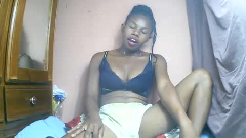 Snapshot of franciefrancie chatting on 3, 3, 2025 francilla online show from 3, 3, 2025