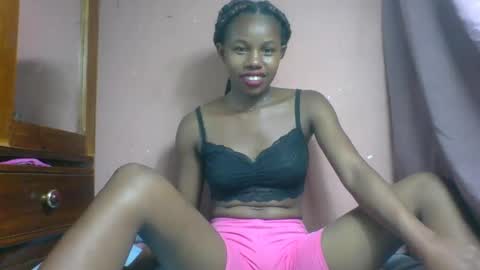 Snapshot of franciefrancie chatting on 7, 3, 2025 francilla online show from 7, 3, 2025