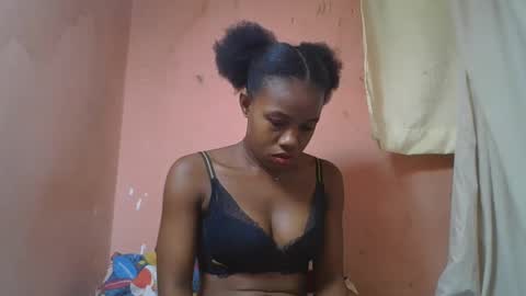 Snapshot of franciefrancie chatting on 12, 3, 2025 francilla online show from 12, 3, 2025