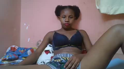 Snapshot of franciefrancie chatting on 12, 3, 2025 francilla online show from 12, 3, 2025