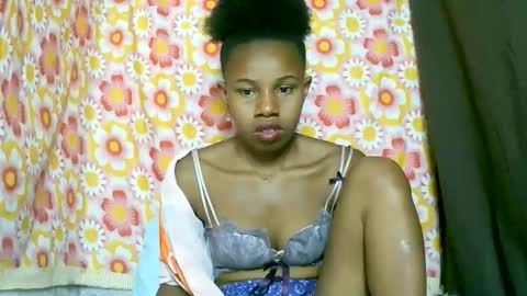 Snapshot of franciefrancie chatting on 27, 9, 2025 francilla online show from 27, 9, 2025