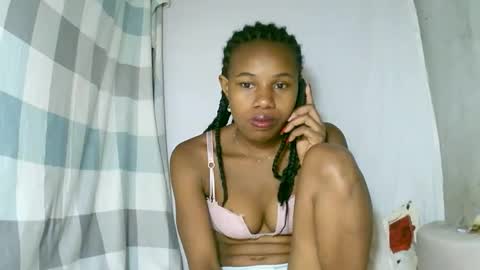 Snapshot of franciefrancie chatting on 7, 10, 2025 francilla online show from 7, 10, 2025