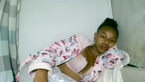 Snapshot of franciefrancie chatting on 8, 10, 2025 francilla online show from 8, 10, 2025