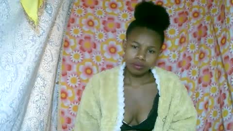 Snapshot of franciefrancie chatting on 19, 10, 2025 francilla online show from 19, 10, 2025