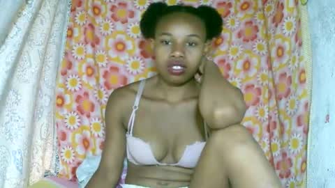 Snapshot of franciefrancie chatting on 18, 11, 2025 francilla online show from 18, 11, 2025