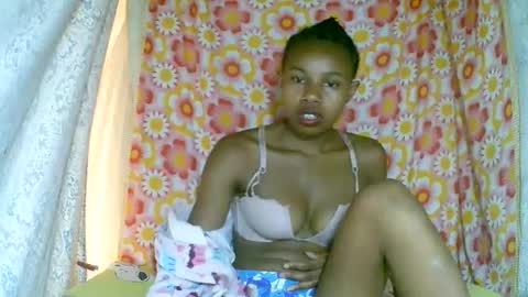 Snapshot of franciefrancie chatting on 24, 11, 2025 francilla online show from 24, 11, 2025