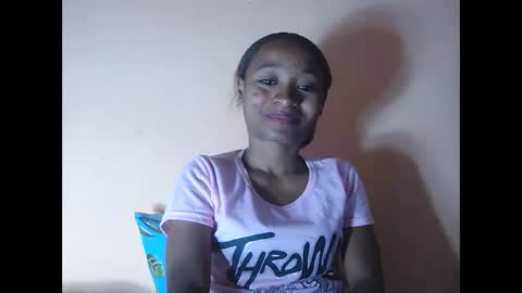 Snapshot of francine925426 chatting on 3, 11, 2025 francine925426 online show from 3, 11, 2025