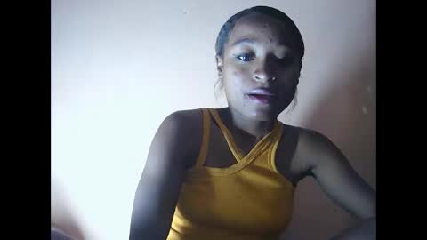 Snapshot of francine925426 chatting on 4, 11, 2025 francine925426 online show from 4, 11, 2025