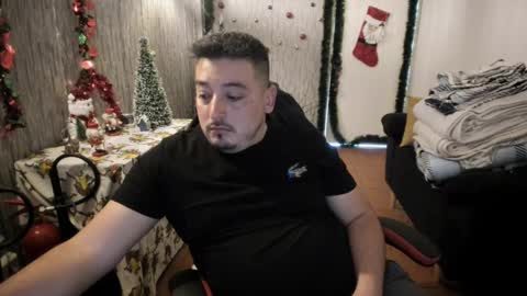 Snapshot of francoisroy chatting on 31, 12, 2024 Juan online show from 31, 12, 2024