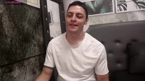 Snapshot of frank_millers chatting on 5, 3, 2025 Frank online show from 5, 3, 2025