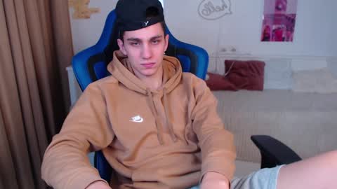 Snapshot of frank_mooree chatting on 4, 12, 2024 Frank online show from 4, 12, 2024