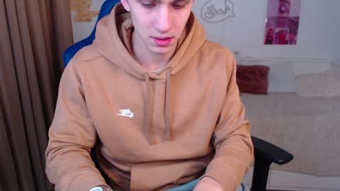 Snapshot of frank_mooree chatting on 5, 12, 2024 Frank online show from 5, 12, 2024