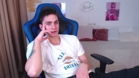 Snapshot of frank_mooree chatting on 8, 12, 2024 Frank online show from 8, 12, 2024