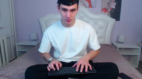 Snapshot of frank_mooree chatting on 10, 12, 2024 Frank online show from 10, 12, 2024