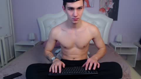 Snapshot of frank_mooree chatting on 10, 12, 2024 Frank online show from 10, 12, 2024