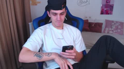 Snapshot of frank_mooree chatting on 13, 12, 2024 Frank online show from 13, 12, 2024