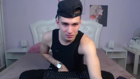 Snapshot of frank_mooree chatting on 27, 12, 2024 Frank online show from 27, 12, 2024