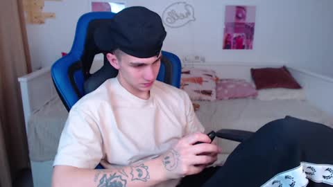 Snapshot of frank_mooree chatting on 28, 12, 2024 Frank online show from 28, 12, 2024