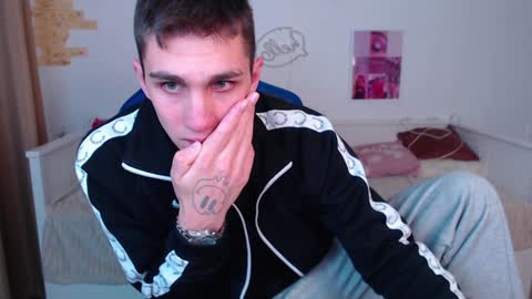 Snapshot of frank_mooree chatting on 7, 1, 2025 Frank online show from 7, 1, 2025