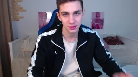 Snapshot of frank_mooree chatting on 14, 1, 2025 Frank online show from 14, 1, 2025