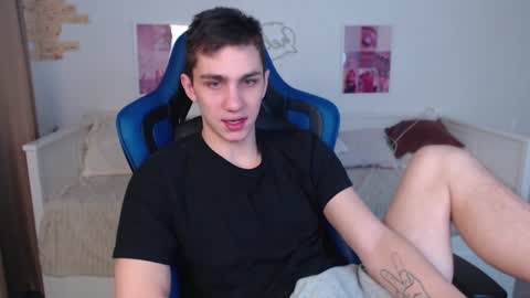 Snapshot of frank_mooree chatting on 18, 1, 2025 Frank online show from 18, 1, 2025