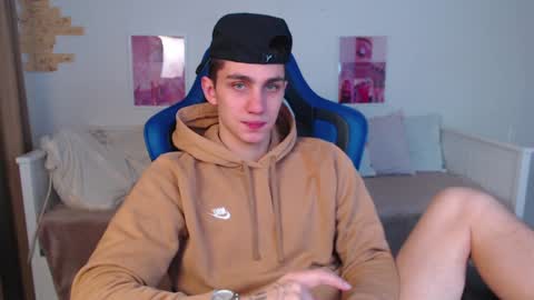 Snapshot of frank_mooree chatting on 20, 1, 2025 Frank online show from 20, 1, 2025