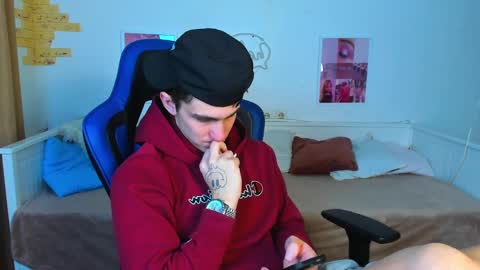 Snapshot of frank_mooree chatting on 1, 2, 2025 Frank online show from 1, 2, 2025