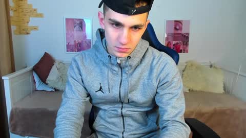 Snapshot of frank_mooree chatting on 7, 2, 2025 Frank online show from 7, 2, 2025