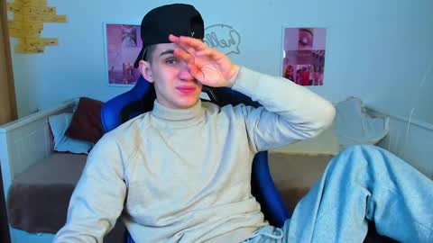 Snapshot of frank_mooree chatting on 10, 2, 2025 Frank online show from 10, 2, 2025