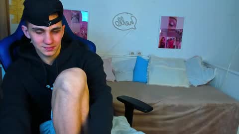 Snapshot of frank_mooree chatting on 10, 2, 2025 Frank online show from 10, 2, 2025