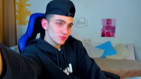 Snapshot of frank_mooree chatting on 21, 2, 2025 Frank online show from 21, 2, 2025