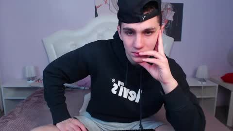 Snapshot of frank_mooree chatting on 22, 2, 2025 Frank online show from 22, 2, 2025