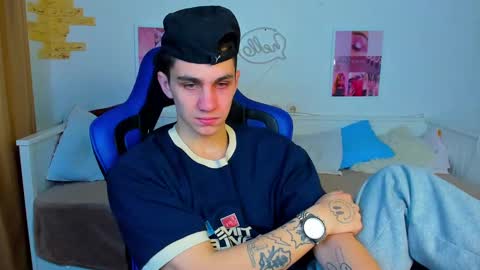 Snapshot of frank_mooree chatting on 27, 2, 2025 Frank online show from 27, 2, 2025