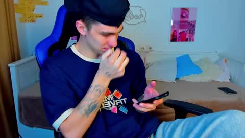 Snapshot of frank_mooree chatting on 28, 2, 2025 Frank online show from 28, 2, 2025